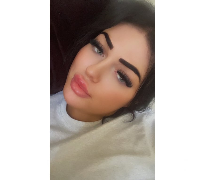 Trans Escorts Bedfordshire Central Bedfordshire - Photos for 7inch curvy Irish trans girl in Houghton Regis