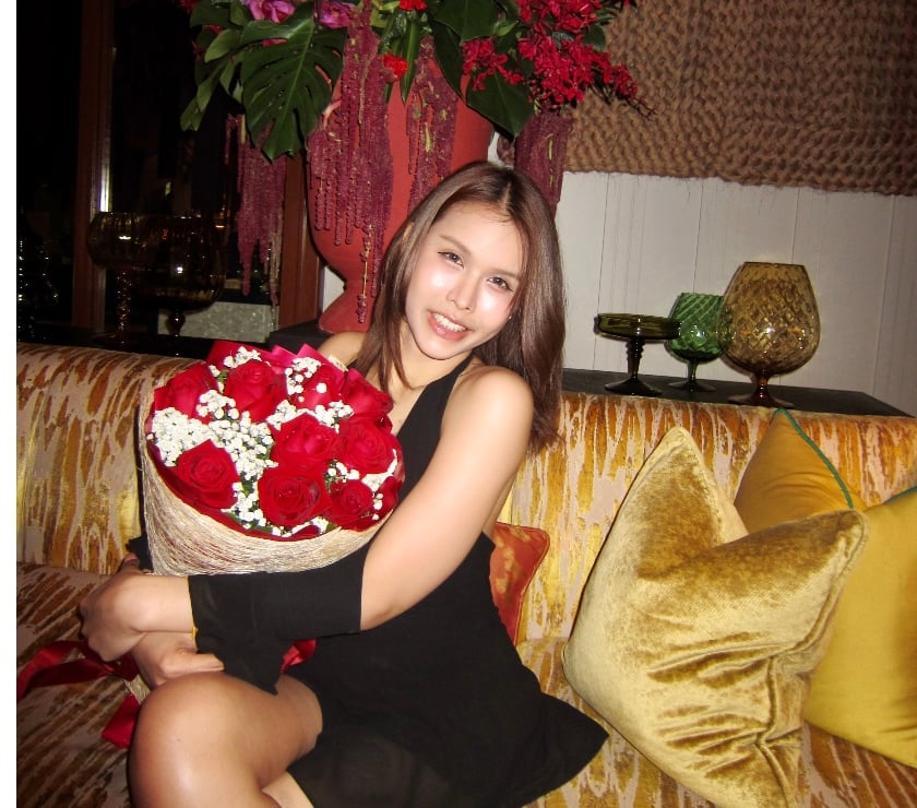 Kira beautiful Thai lady (real photo)