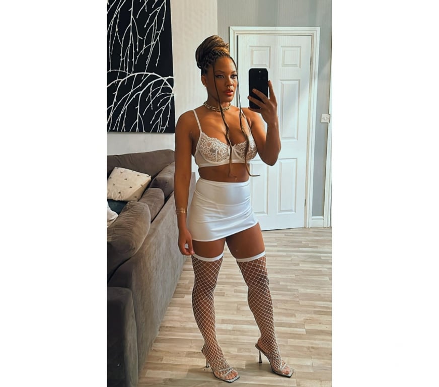 Escorts Hampshire Southampton - Photos for SEXY LATINA LARISSA 100% REAL PHOTOS -WET AND HOT💋