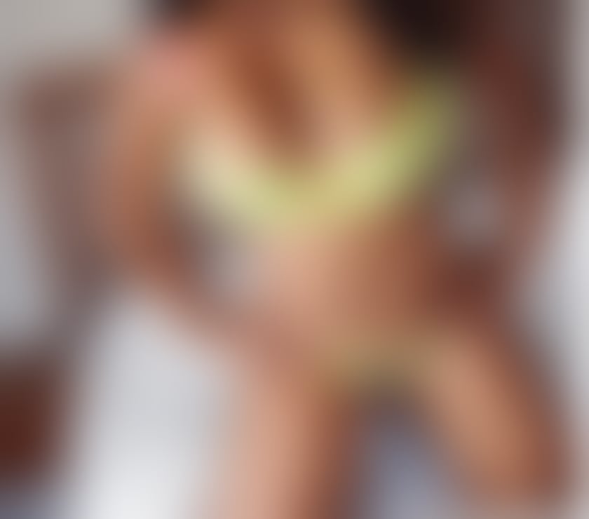 Escorts South West London Sutton - Photos for new super busty north American girl in town. xo