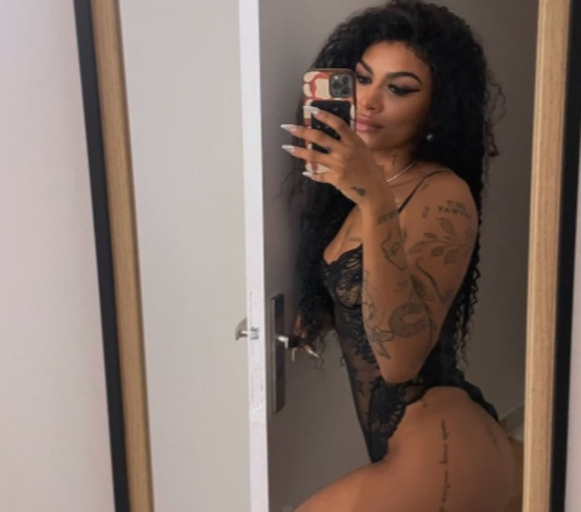  Escorts & Erotic Massage Reigate Reigate and Banstead - Photos for JESSY🔥HOT CHOCOLATE❤️NEW IN TOWN