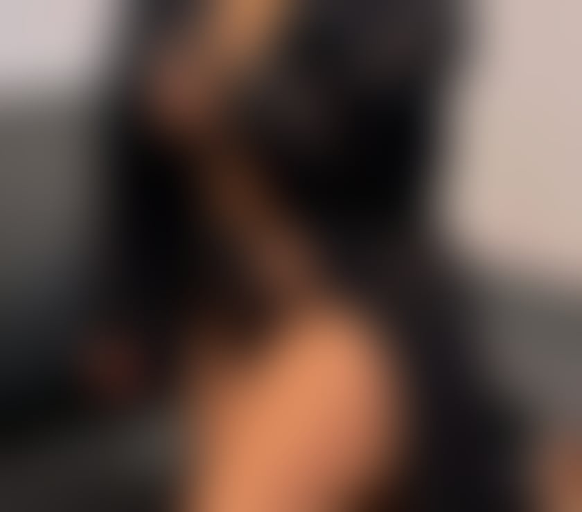 HELLO GUYS IM NEW GIRL IN YOUR TOWN PARTY GIRLS