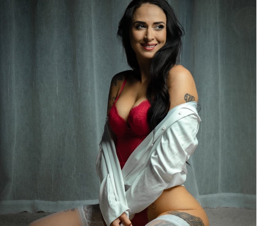 Escorts Buckinghamshire Milton Keynes - Photos for British girl in MK for 2 nights only!!