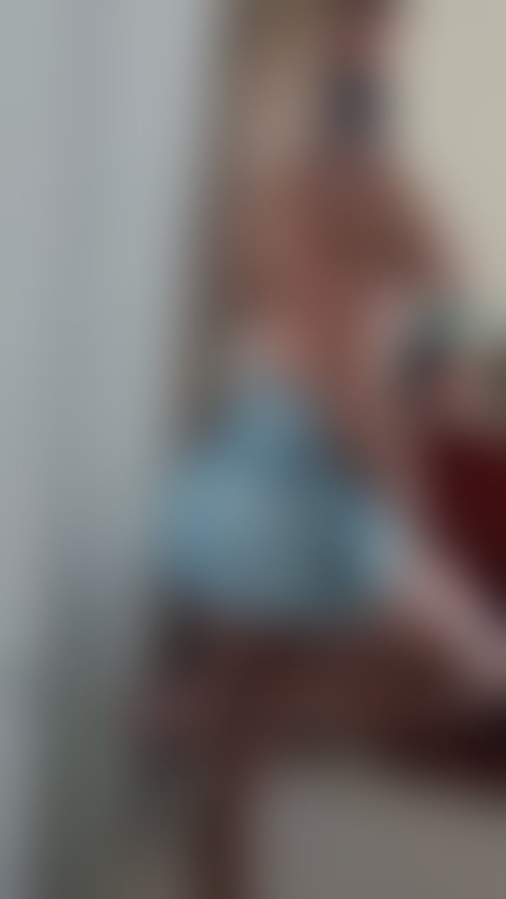 Escorts East London Gants Hill Station - East London - 