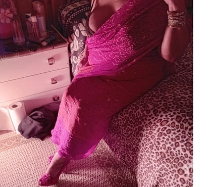Escort Twickenham Richmond upon Thames - Photos for INDIAN ESCORT 5 💫 services with massage