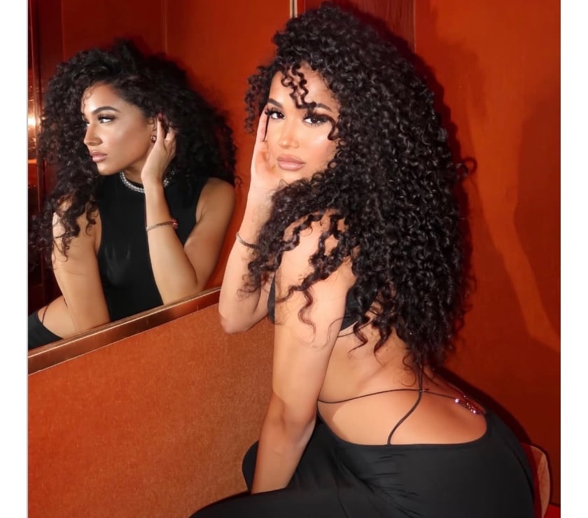CHARMING AND SEXY CURLY GIRL JUST FOR YOU ❤️‍🔥💋