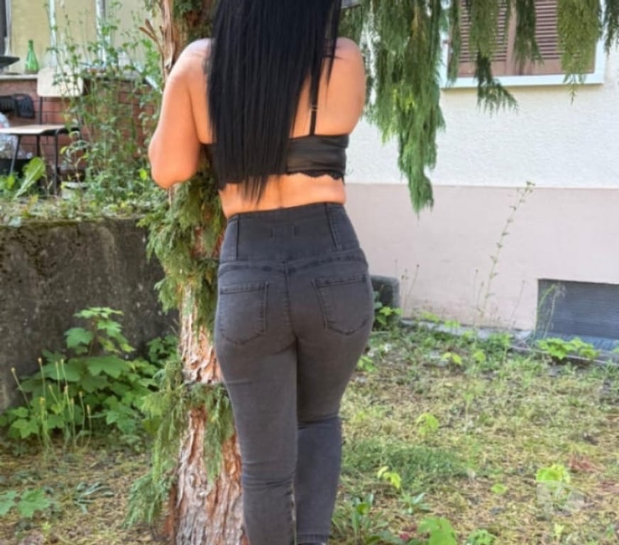 Escorts Derry and Strabane Londonderry - Derry and Strabane - Photos for New hot girls in town full service party ONLY OUTCALL🥵