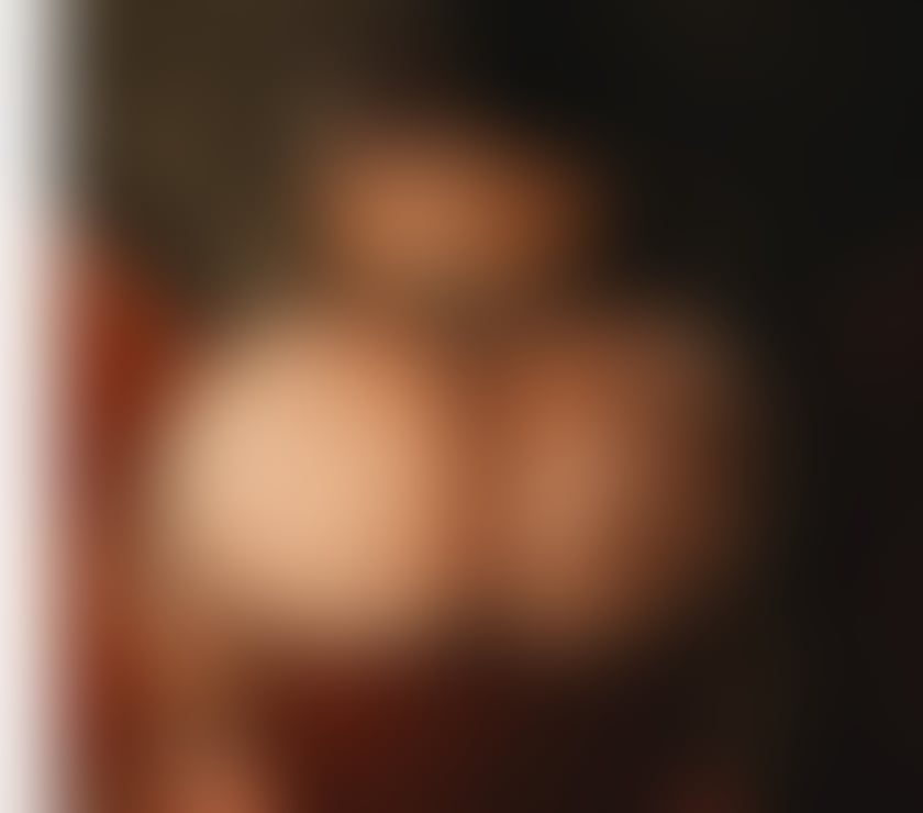 Escorts North London Haringey - Photos for PARTY CURVY IN TURNPIKE LANE
