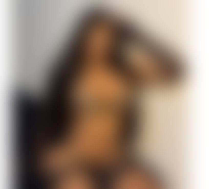 Escorts Bolton City Centre Bolton - Photos for BEAUTIFUL BRUNETTE 🍎KAROL🍎🍎🍩