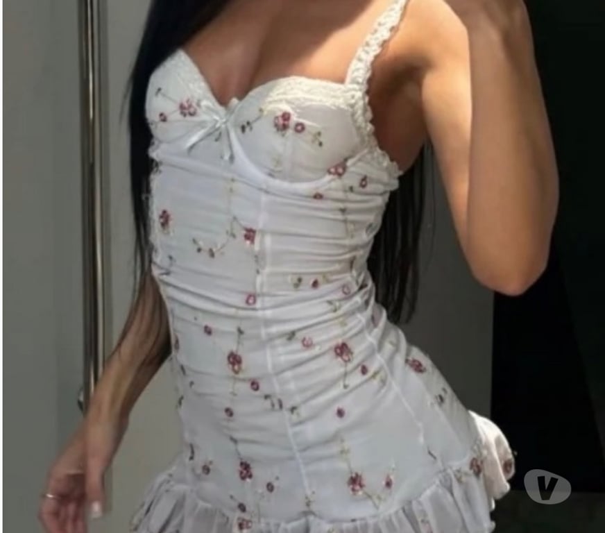 Escorts West Yorkshire Leeds - Photos for 2 hot girls in town 100 % GENUINE