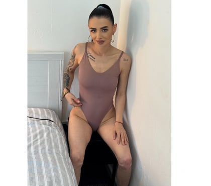 Escort Malone Belfast - Photos for Reall pic party girl