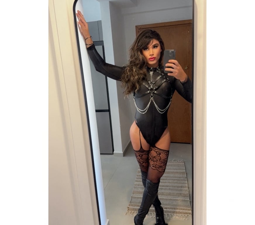 Trans Escorts East London Stratford International - DLR Station - East London - Photos for 🔥 NEW Latina TRANS Discreet Companion 🔥 BIG SURPRISE