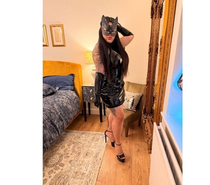 Transsexual Reading Town Centre Reading - Photos for TS hot dominant queen😈🥵🔥
