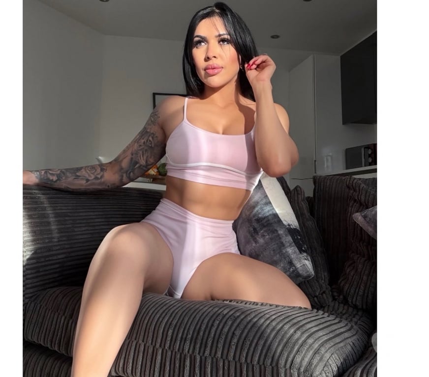 Escorts South Yorkshire Sheffield - Photos for Brazilian party 4u available in Sheffield 24hrs 🇧🇷🥳