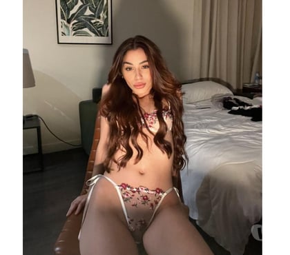 Photos for Jully in Edinburgh Party Girl