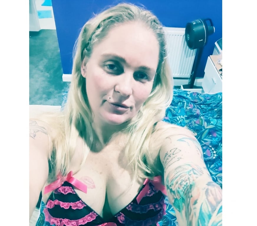 Escorts Essex Colchester - Photos for Blonde Essex MILF