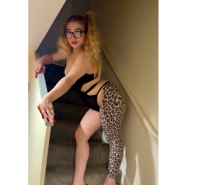Escort Hendon Central North West London - Photos for Party blonde girl