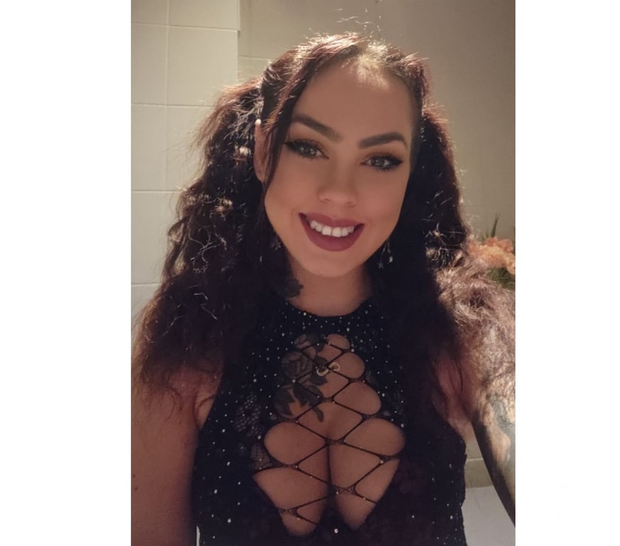 Escorts West Yorkshire Kirklees - Photos for Party Girl Elysa in HD 100% REAL PICTURES