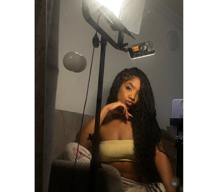 Escorts Cardiff Cardiff City Centre - Cardiff - Photos for THALÍA Elegant on the outside, irresistible in private.”