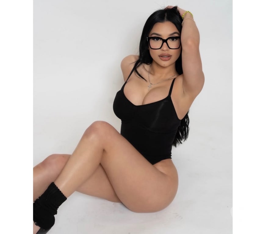 Escorts South East London Rotherhithe Station - South East London - Photos for 💯 REAL PIC 🔥 ATTRACTIVE GIRL FOR COMPANY 💋