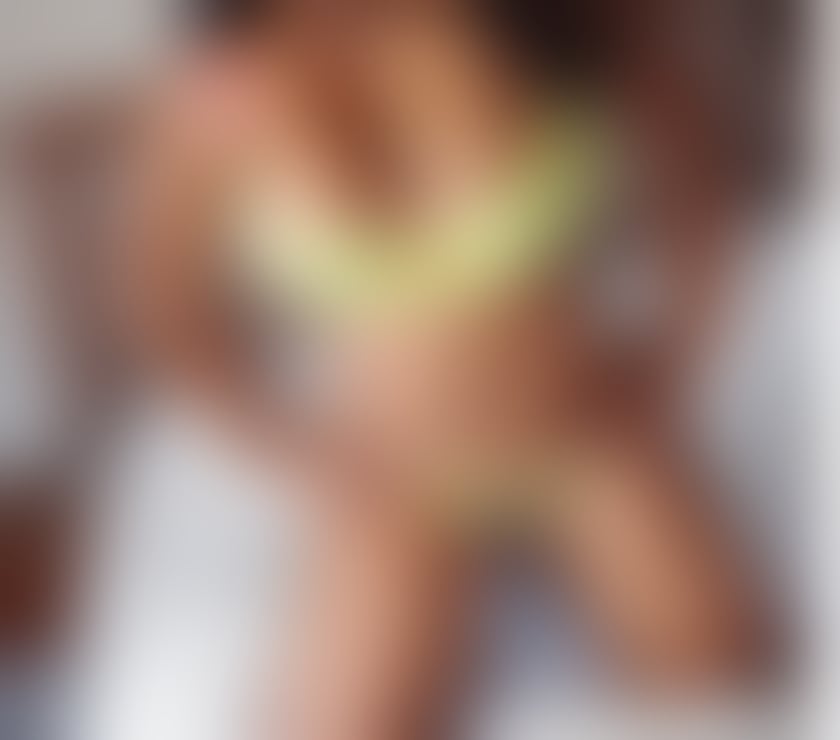 Escorts East London Havering - Photos for New super busty north american girl in hornchurch 15th may.x