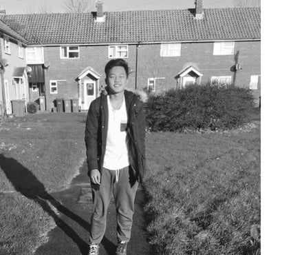 naughty dating Edinburgh Edinburgh - Photos for A petite, inexperienced young man who's up for a good time