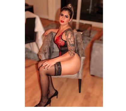 Photos for Bruna blonde 😋🍑💦