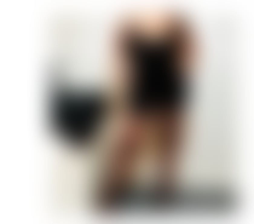Escorts Hampshire Rushmoor - Photos for Massage and Strap-on