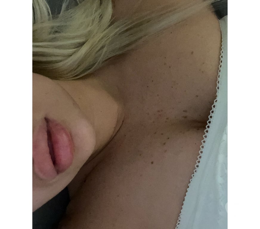 Escorts Hull Hull City Centre - Hull - Photos for Amelia X genuine British bombshell