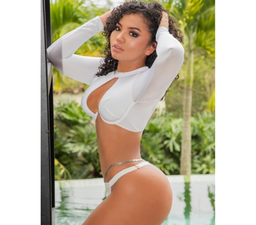 Escorts North London Wood Green Station - North London - Photos for 🕊 𝒘𝒉𝒊𝒕𝒆 𝒄𝒂𝒍𝒚𝒑𝒔𝒐 🕊