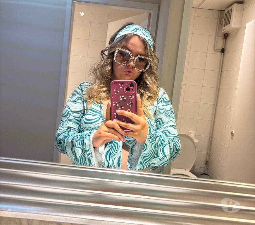 Adult Entertainment Greater Manchester Manchester - Photos for HOT GIRL. Sexy Curvy Hottie. BRITISH MILF
