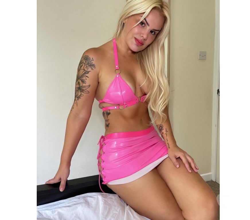 Escorts Oxfordshire Oxford - Photos for Anitta and Jade Latin duo