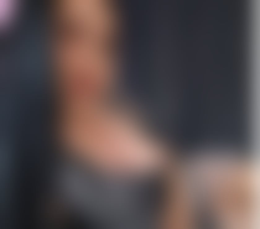 Clean ,Friendly & Professional warm personality - Discret