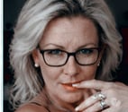 Manchester City Centre - Manchester — Online now irish milf Elegant, Flirty & Ready