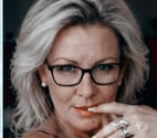 Manchester City Centre - Manchester — Online now irish milf Elegant, Flirty & Addictive