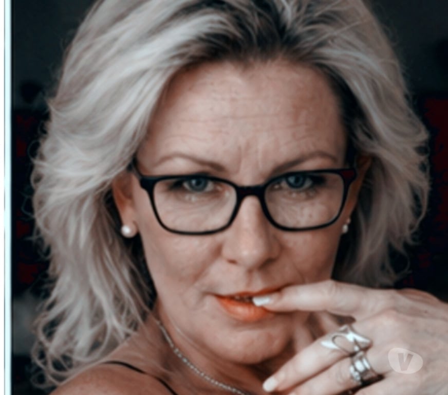 Adult Entertainment Greater Manchester Manchester - Photos for Online now irish milf Elegant, Flirty & Ready