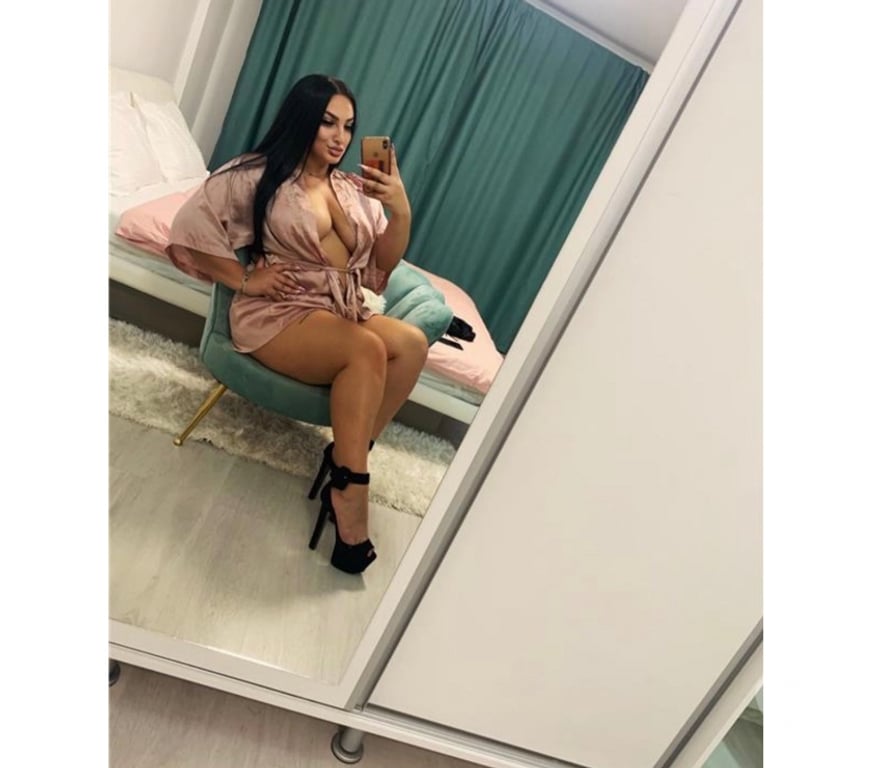 Escorts West Yorkshire Kirklees - Photos for Sarah Hello I’m New Girls Here Party Girls 😍
