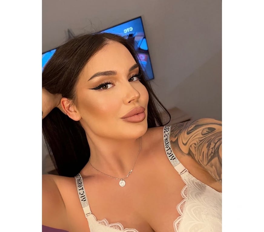 Escorts South West London Sutton - Photos for Elegant & Open-Minded Lady 🌹