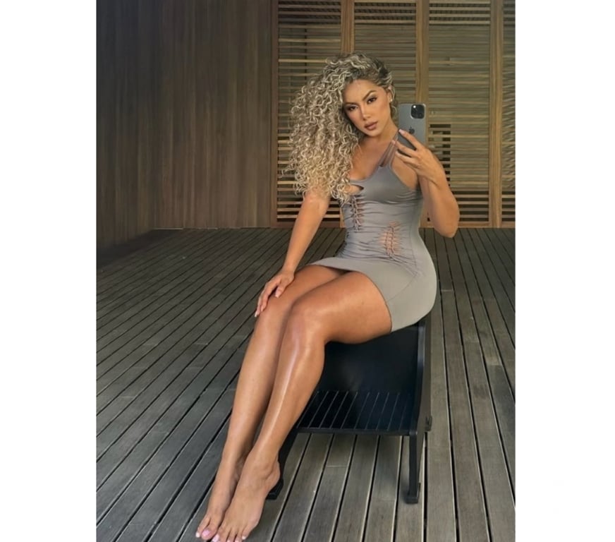 Escorts Surrey Runnymede - Photos for Tantric massage , Dip tissue with Laura