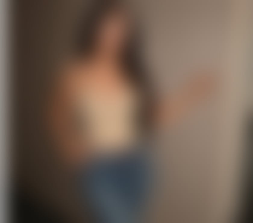 New sexy party girl in town
