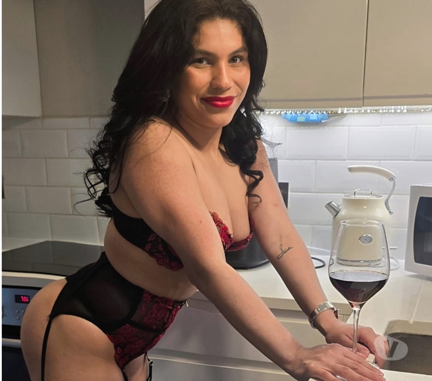 Escorts Essex Harlow - Photos for CLOE😈SPICY LATINA🍑G.F.E💎