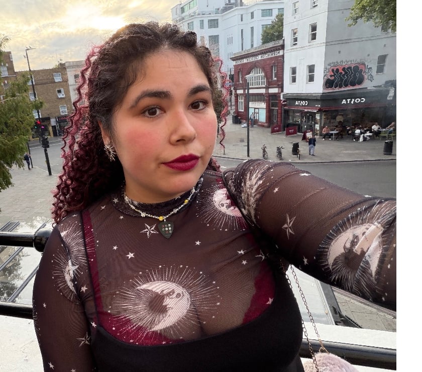 East Ham Station - East London — Vietnamese curvy