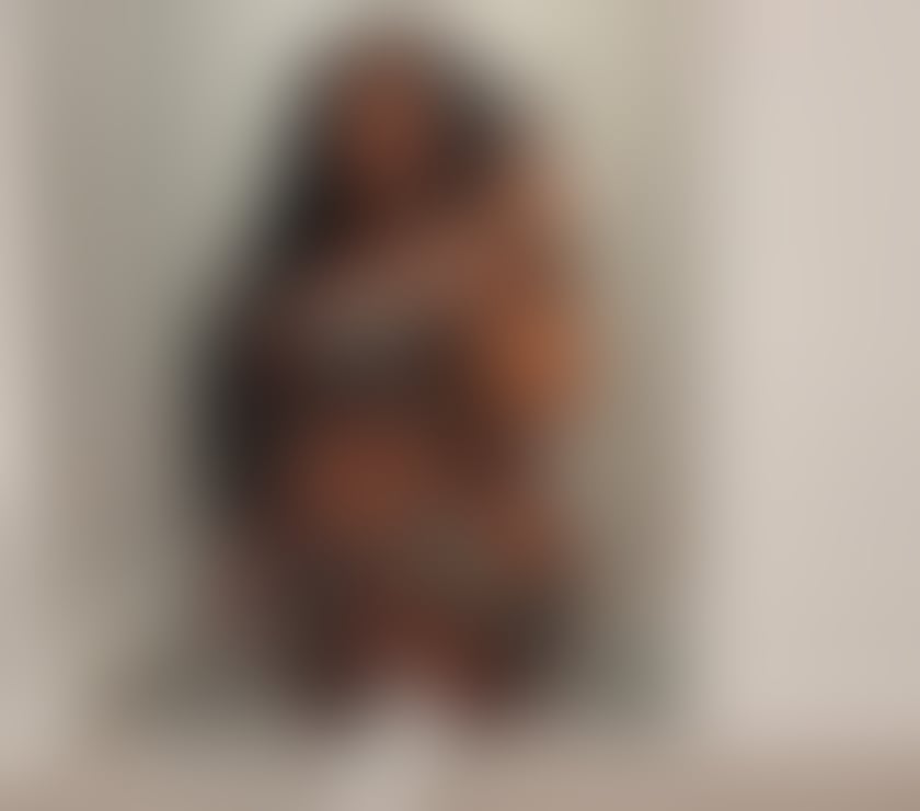 LAST DAYS‼️ THICK&CURVY AMELIA FAT ASS IN CHINGFORD