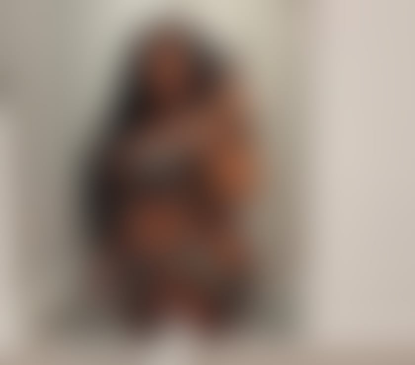 TRANS THICK&CURVY AMELIA SHEMALE FAT ASS 😈🍑