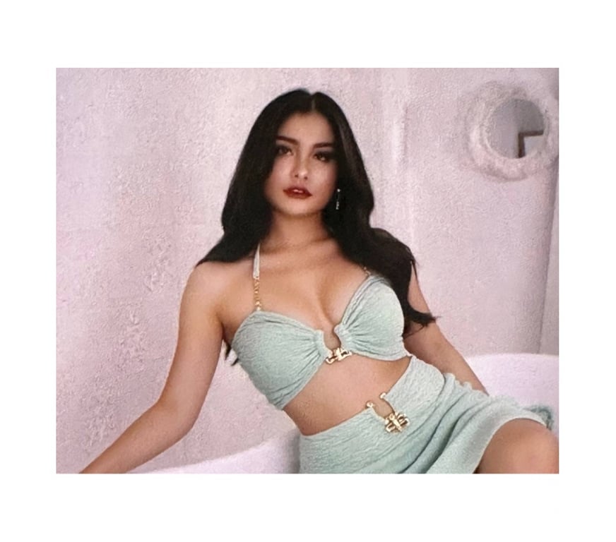 Escorts Essex Brentwood - Photos for Selena Sexy Escort and B2B massage