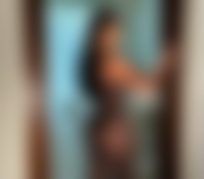 Escorts Slough Town Centre Slough - Photos for Hot Girl Anis Party Girl ❤️