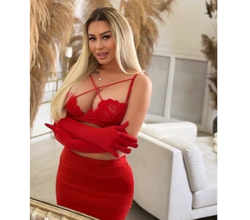 Escorts Surrey Elmbridge - Photos for 💖💖new in town💖💖