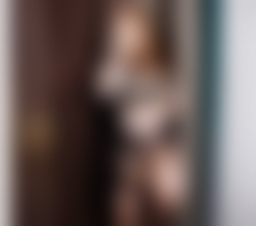 Escorts London Heathrow Airport Hillingdon - Photos for Busty British Companion