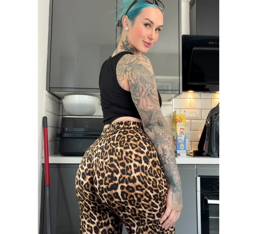 Adult Entertainment Merseyside Liverpool - Photos for 💙 ALTERNATIVE CUTIE 💙