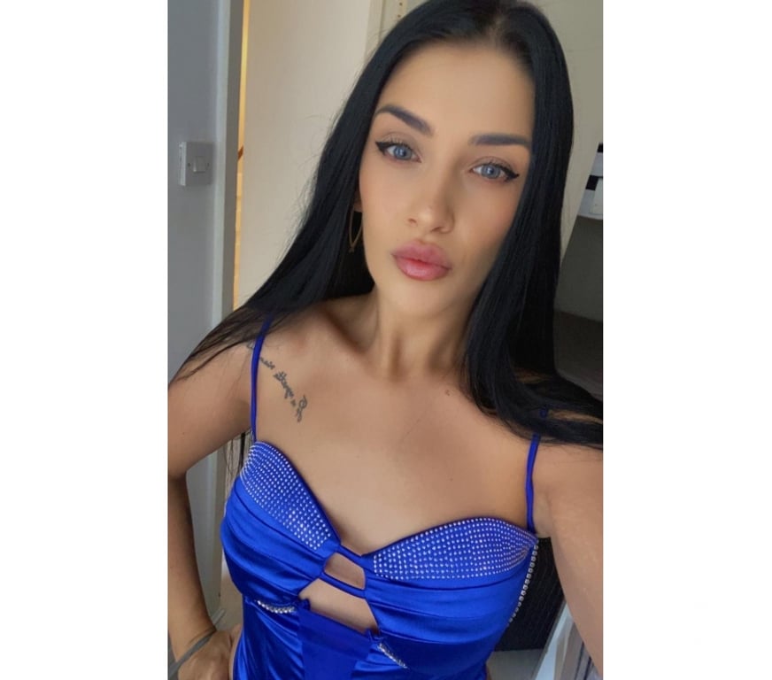 Escorts West London Hillingdon - Photos for 🔥ALICE 🔥HOTT🔥 BRUNETTE🔥